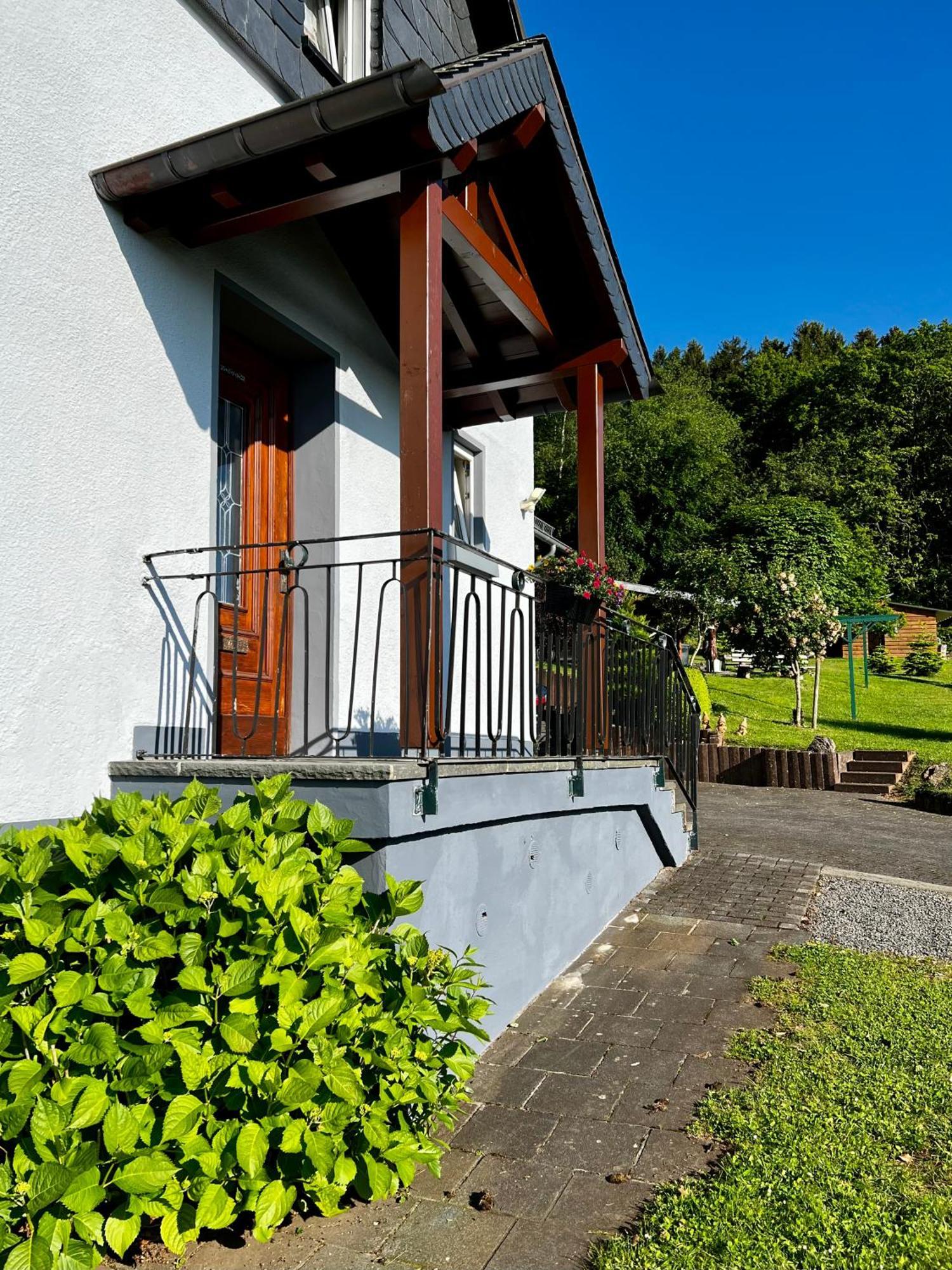Deine-Eifel-Ferienwohnung Feusdorf 外观 照片
